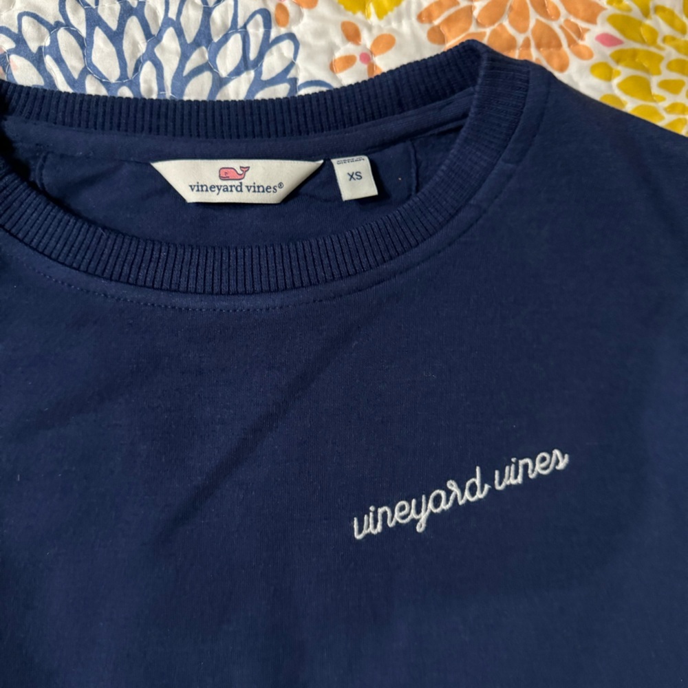 Xs vineyard vines navy crewneck - Picture 2 of 3